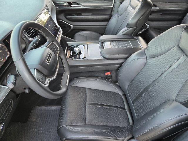 Certified 2024 Jeep Wagoneer Series II w/ Flexible Seating Group AWD/4WD image 13