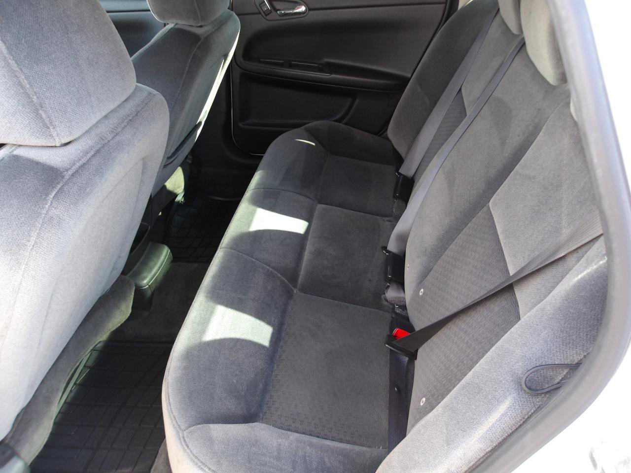 Used 2011 Chevrolet Impala LT FWD image 10
