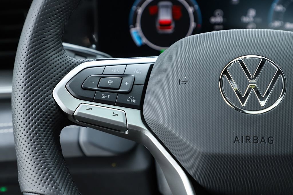 New 2026 Volkswagen Tiguan SE R-Line image 21