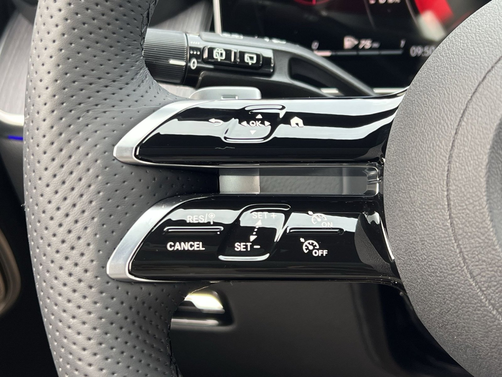 New 2026 Mercedes-Benz GLC 300 4MATIC image 30