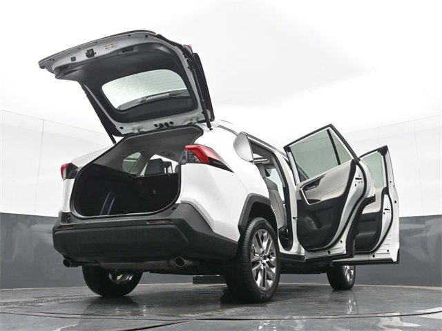 Used 2020 Toyota RAV4 XLE Premium image 54