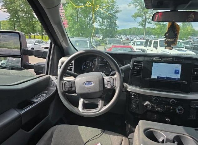 Used 2023 Ford F250 XL w/ STX Appearance Package AWD/4WD image 2