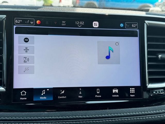 Certified 2023 Chrysler Pacifica Limited w/ Trailer Tow Group AWD/4WD image 31