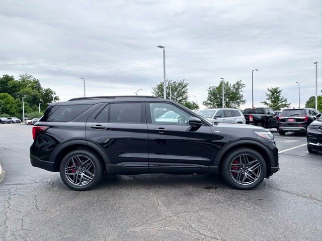Used 2025 Ford Explorer ST-Line w/ Premium Package AWD/4WD image 14