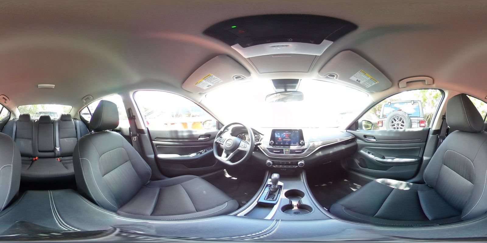 Used 2025 Nissan Altima 2.5 SV FWD image 42