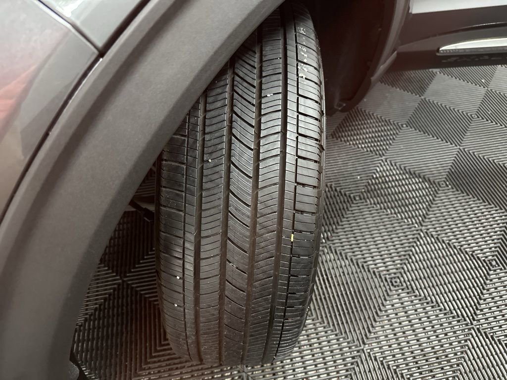 Used 2024 Ford Explorer XLT w/ Equipment Group 202A image 40