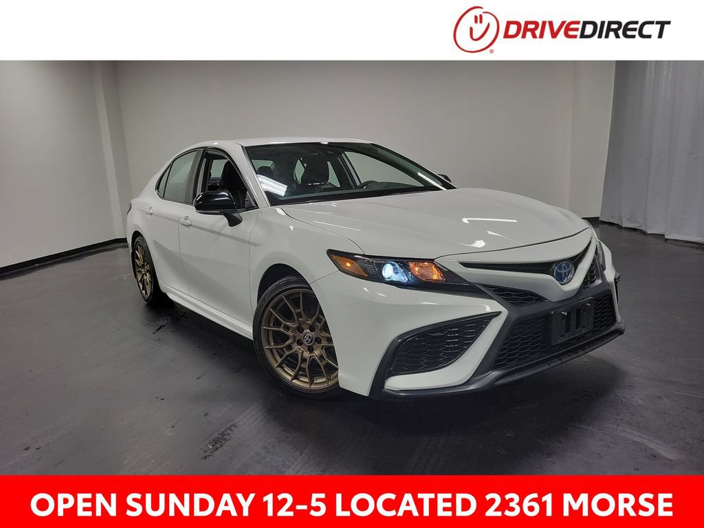 Used 2024 Toyota Camry SE FWD image 1