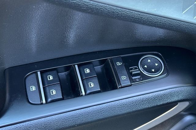 Used 2023 Kia Soul LX w/ LX Technology Package image 12