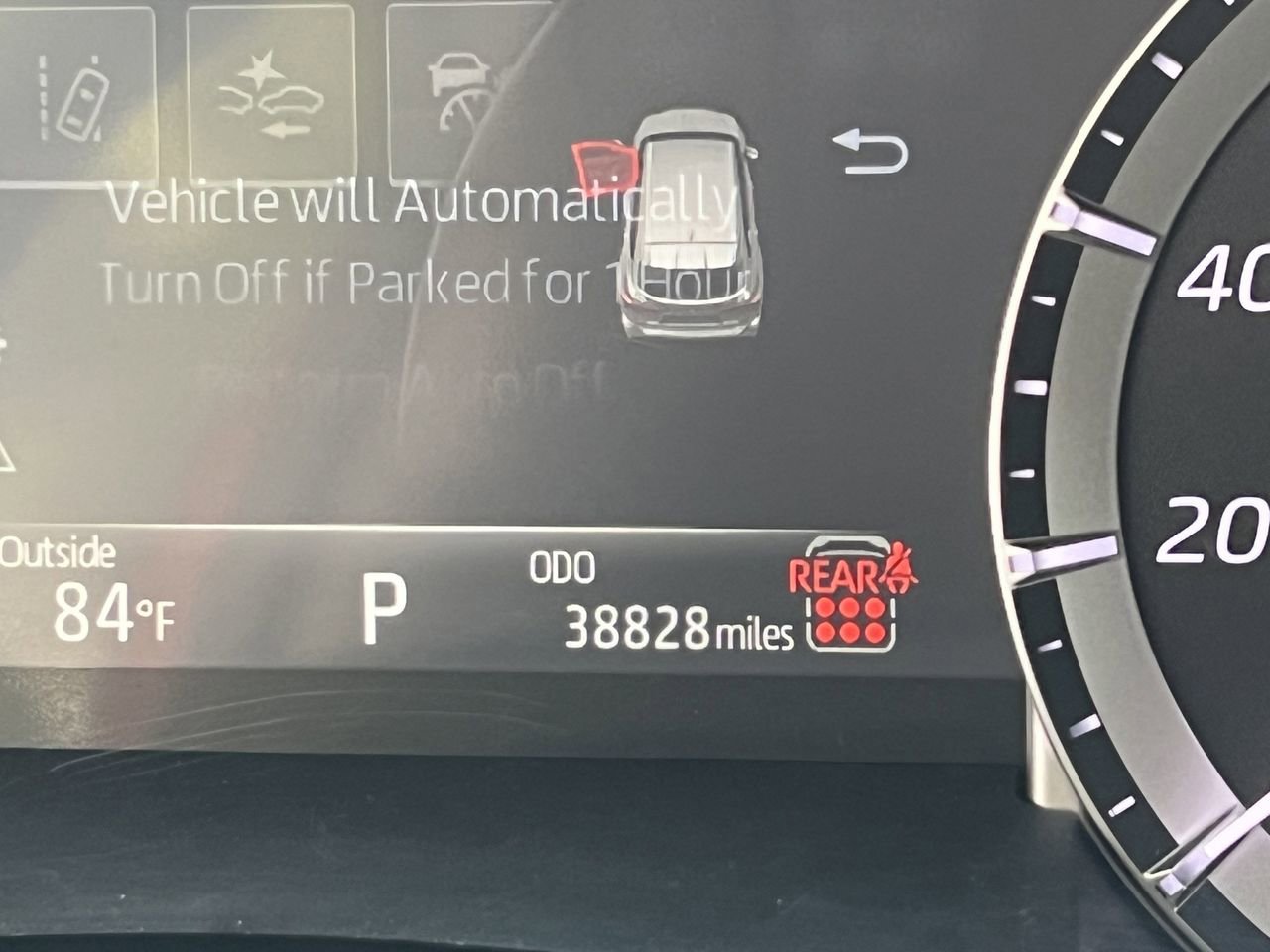 Used 2024 Toyota Highlander LE FWD image 12