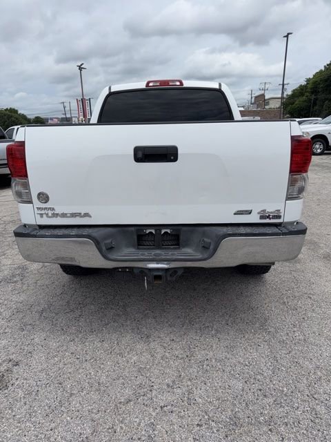 Used 2013 Toyota Tundra 4x4 CrewMax w/ Tow Pkg image 3