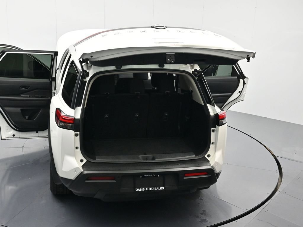 Used 2024 Nissan Pathfinder S image 46