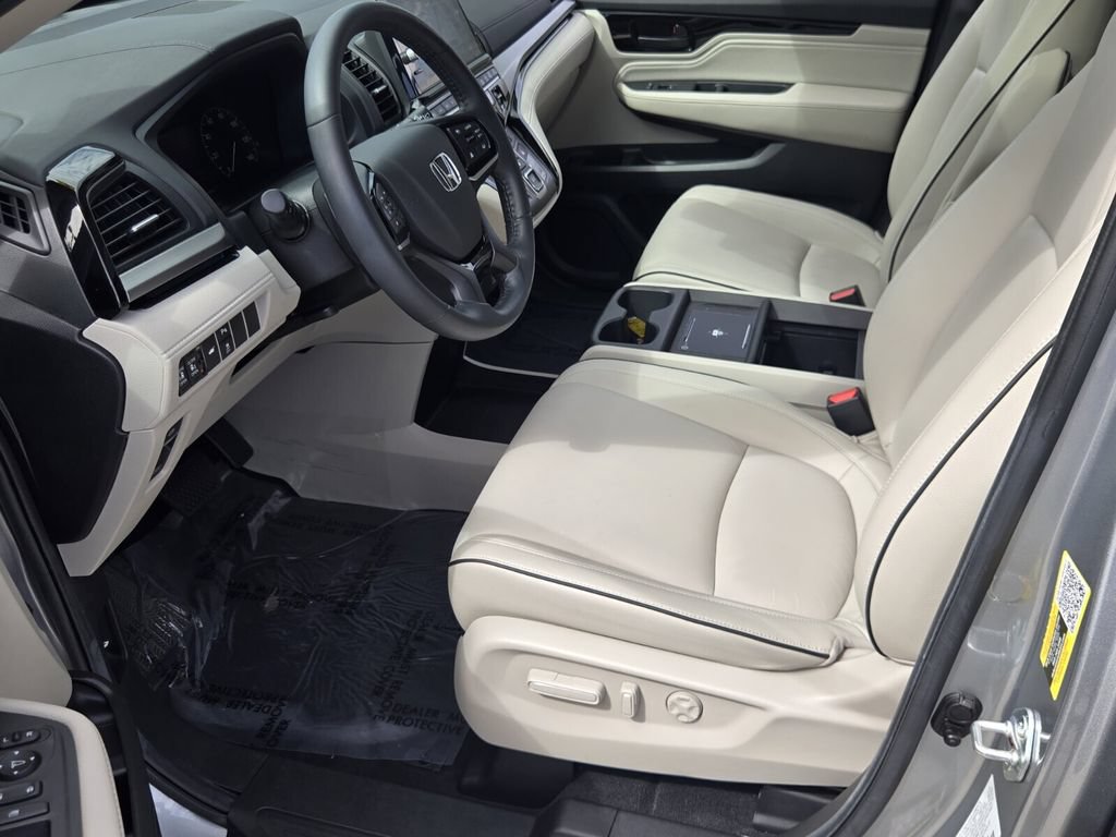 Certified 2025 Honda Odyssey Touring image 10