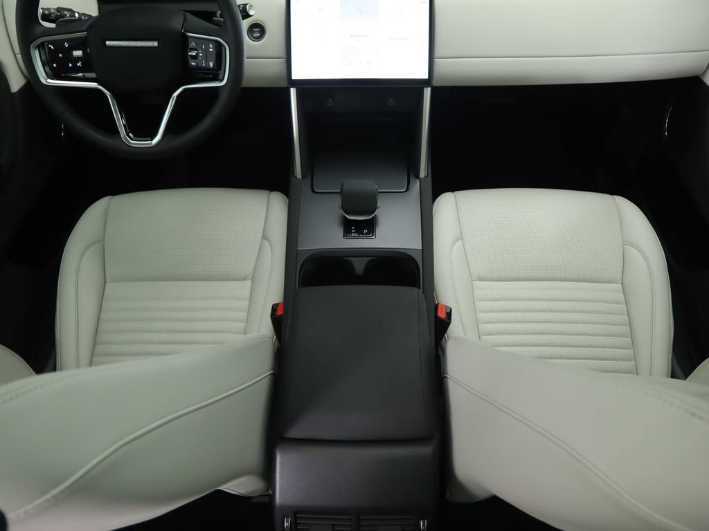 Used 2025 Land Rover Discovery Sport S image 17