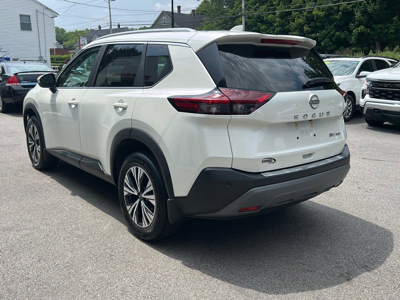 Used 2023 Nissan Rogue SV w/ SV Premium B Package image 5