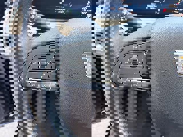 Used 2024 Cadillac XT4 Luxury w/ Cold Weather Package image 27