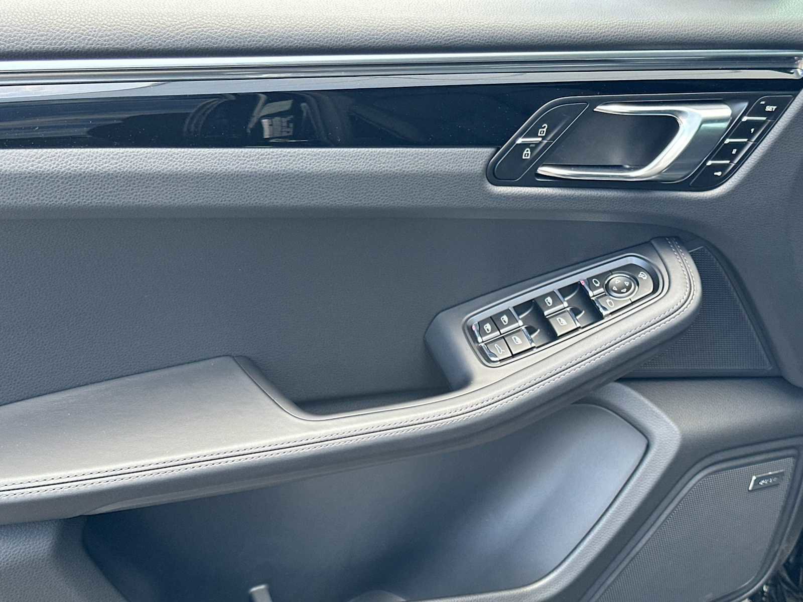 New 2025 Porsche Macan AWD/4WD image 12