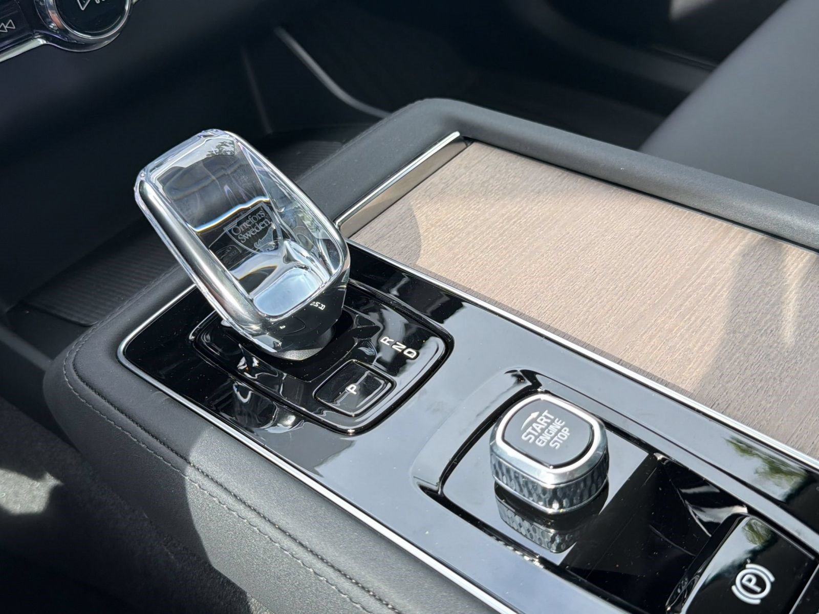 Certified 2025 Volvo XC90 B5 Plus AWD/4WD image 16