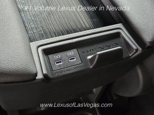 Used 2025 Toyota Sienna XSE w/ XSE Plus Package FWD image 19
