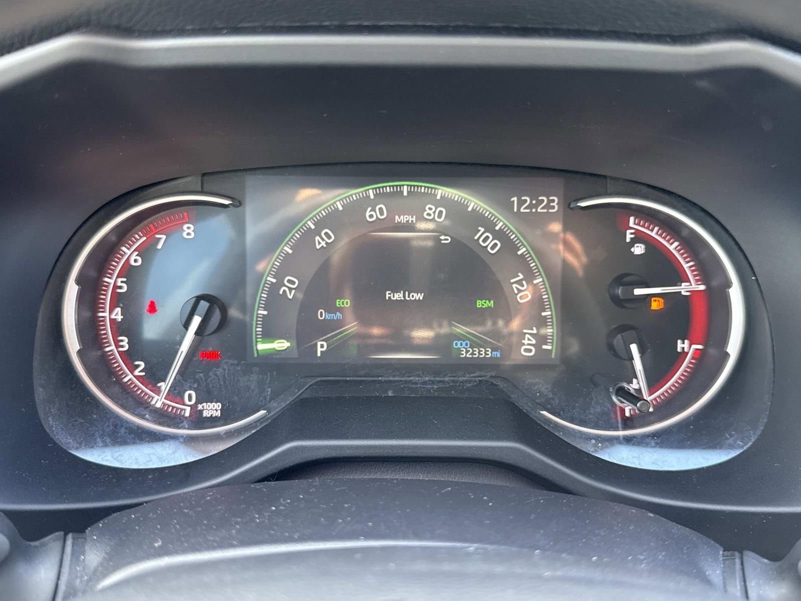 Used 2025 Toyota RAV4 XLE AWD/4WD image 16
