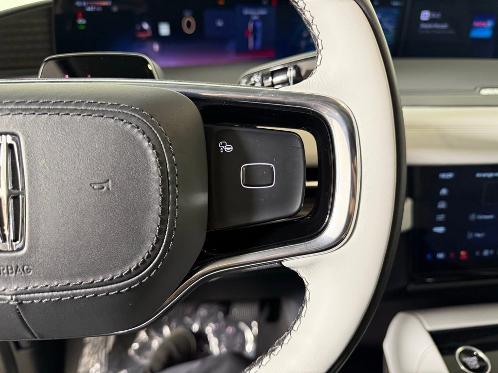 New 2025 Lincoln Navigator L Black Label AWD/4WD image 39