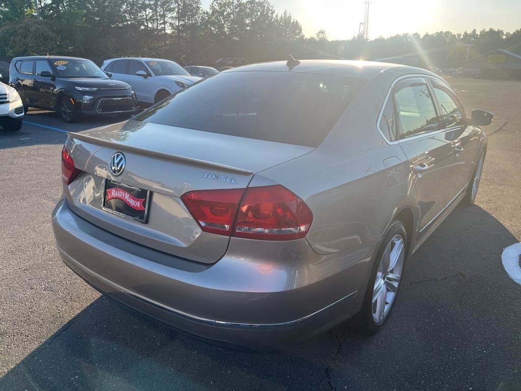 Used 2015 Volkswagen Passat TDI SEL Premium FWD image 4