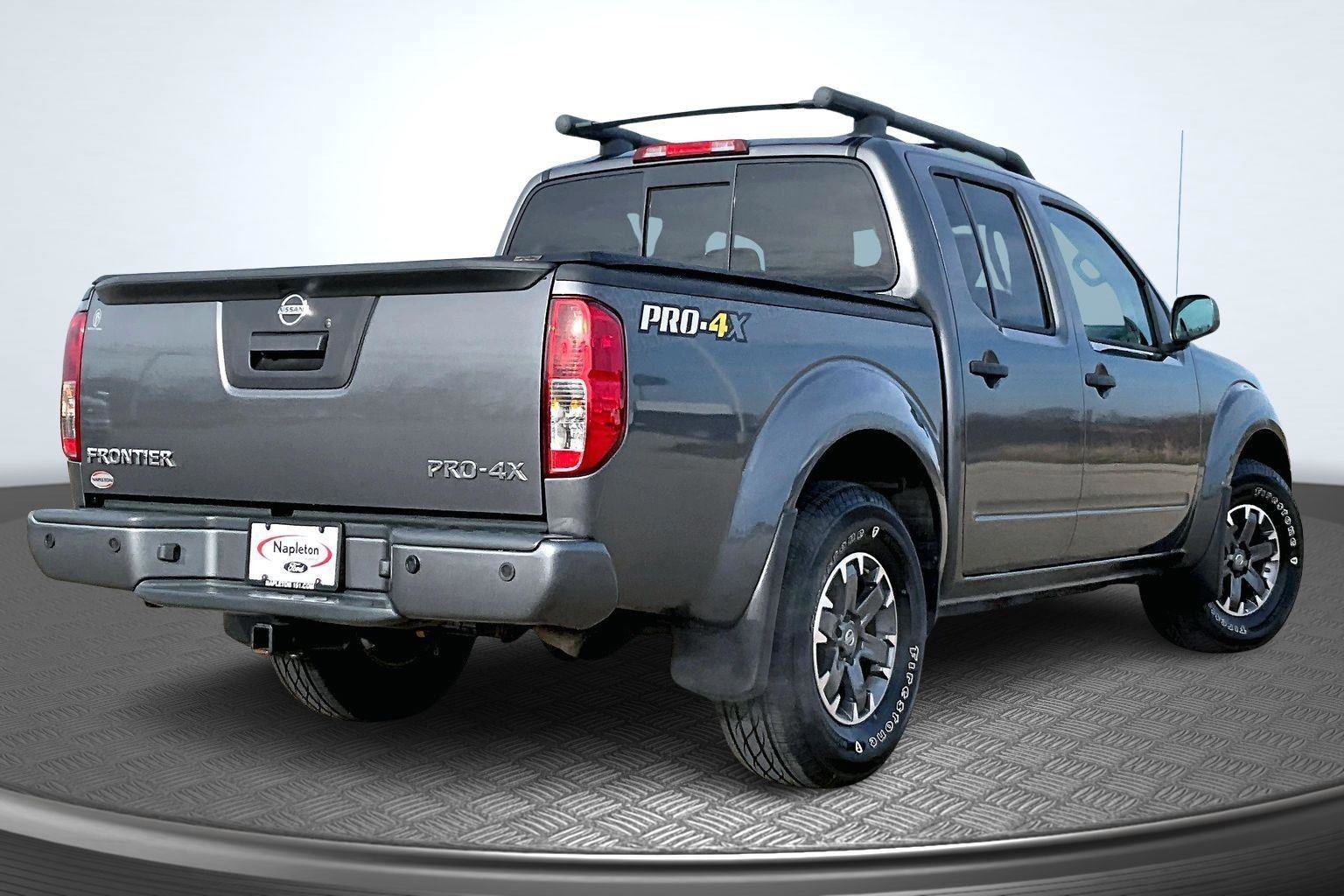 Used 2019 Nissan Frontier PRO-4X image 2