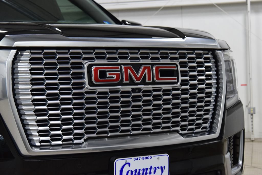 Used 2024 GMC Yukon XL Denali AWD/4WD image 11
