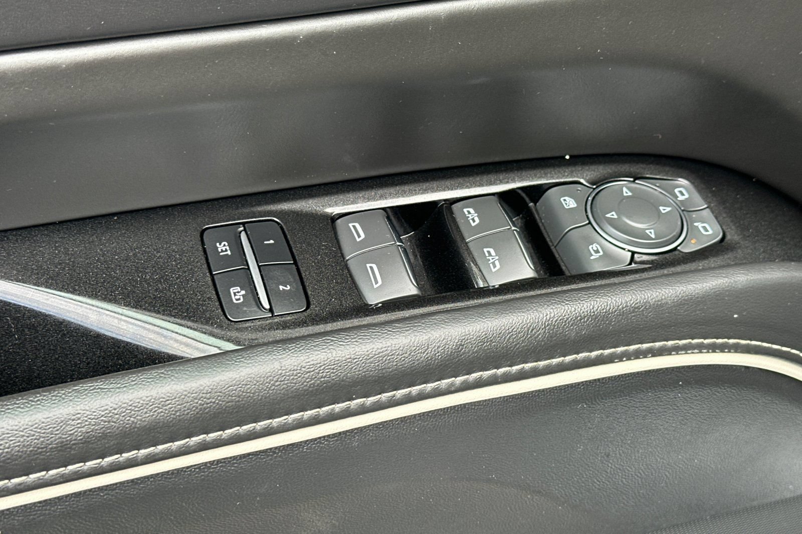 Certified 2023 Cadillac Escalade ESV Sport Platinum w/ Heavy-Duty Trailer Package AWD/4WD image 12