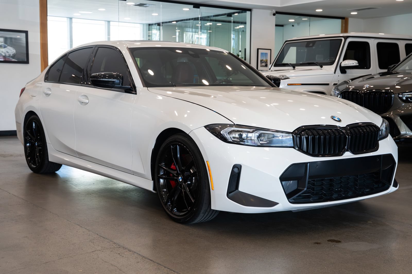 Used 2024 BMW 330i Sedan w/ M Sport Package RWD image 3