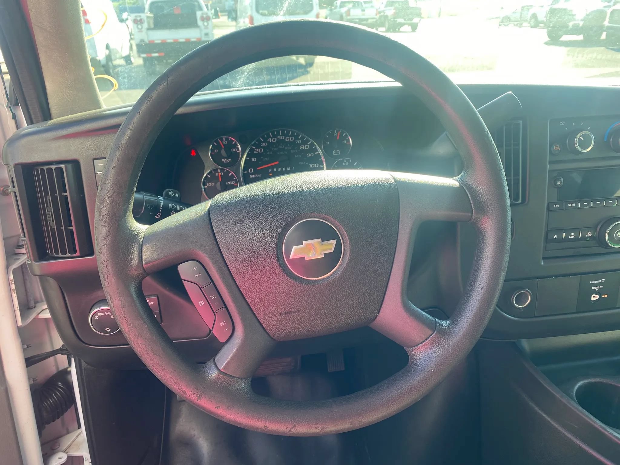 Used 2017 Chevrolet Express 4500 Extended RWD image 10