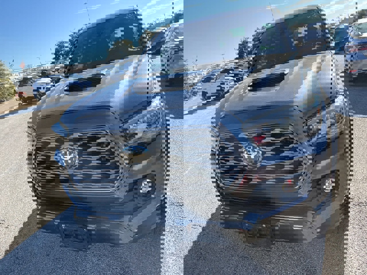 Used 2020 Toyota Tacoma TRD Sport image 2