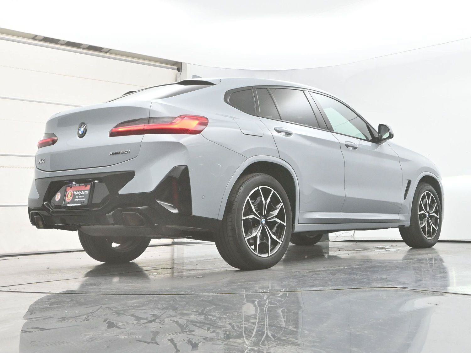 Used 2023 BMW X4 xDrive30i w/ M Sport Package AWD/4WD image 37