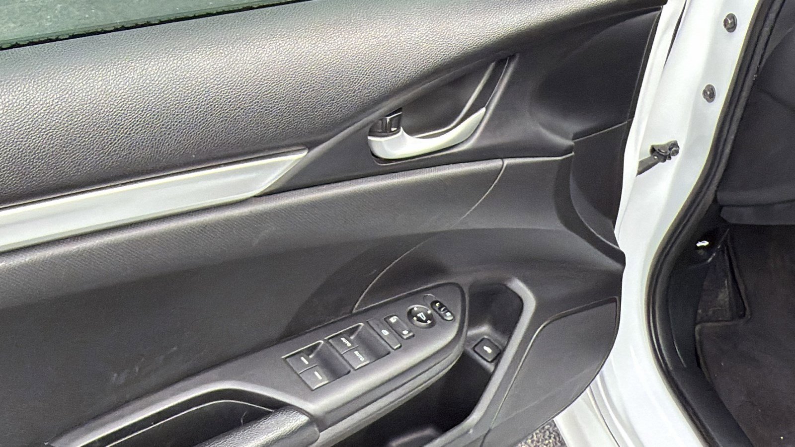 Used 2019 Honda Civic Sport image 11