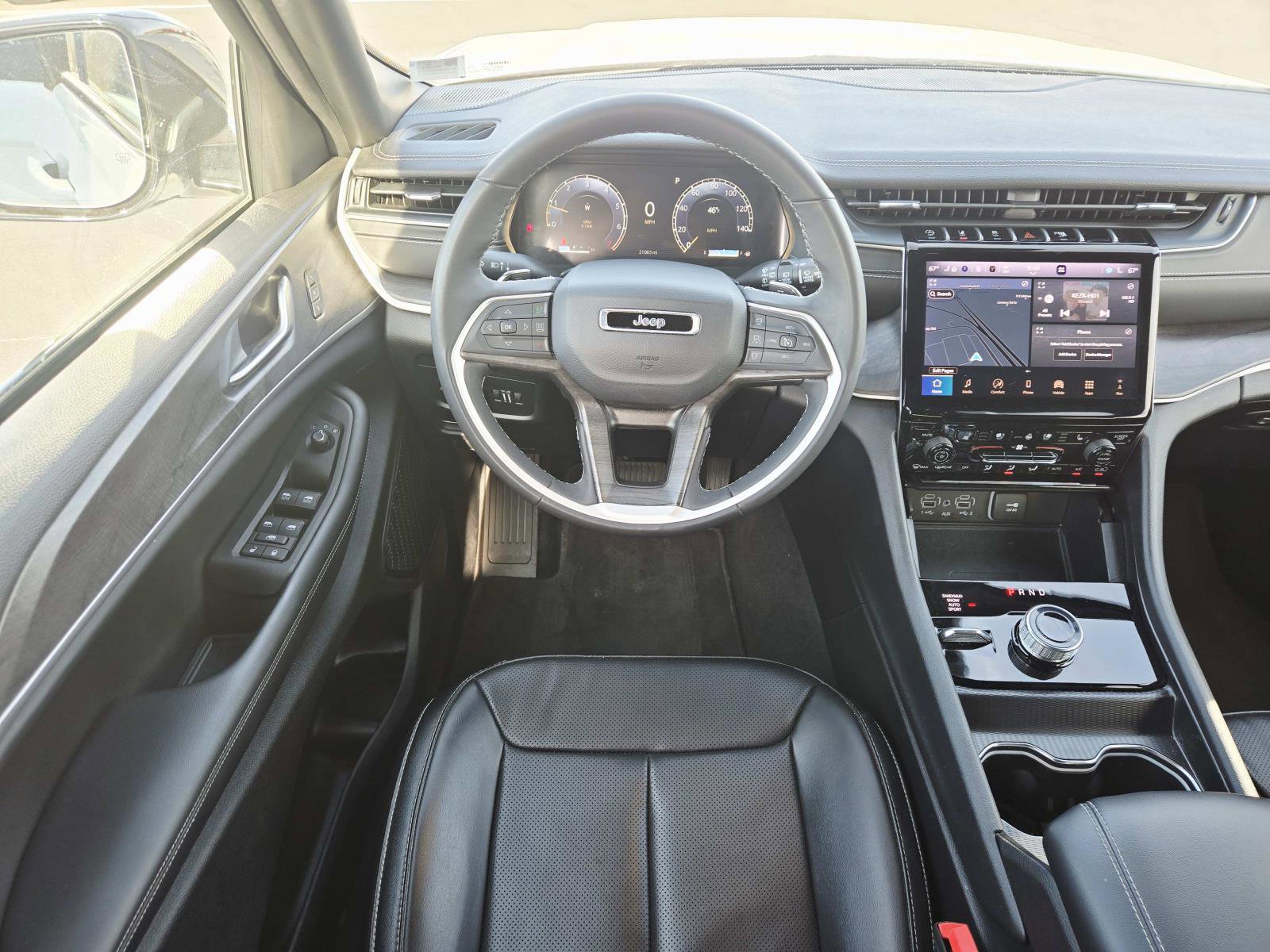 Used 2024 Jeep Grand Cherokee Limited w/ Luxury Tech Group II image 12