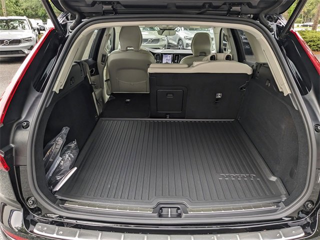 New 2025 Volvo XC60 B5 Plus w/ Protection Package Premier image 13