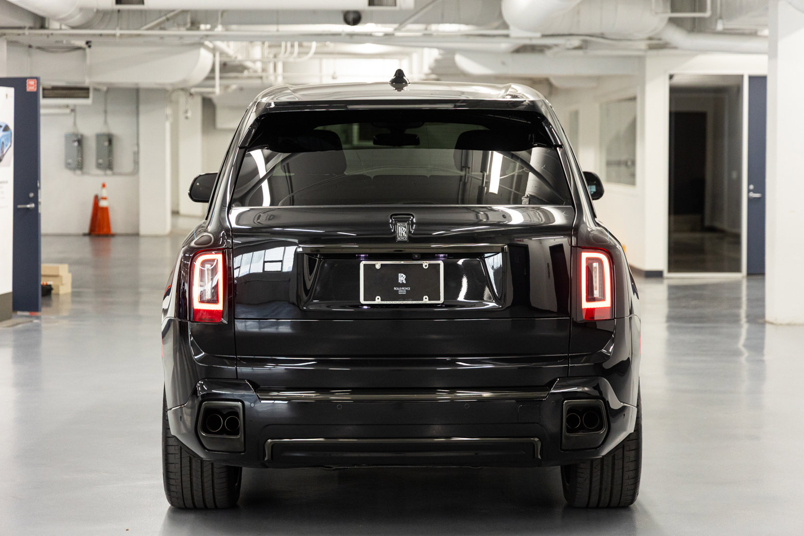Certified 2025 Rolls-Royce Cullinan Black Badge AWD/4WD image 4