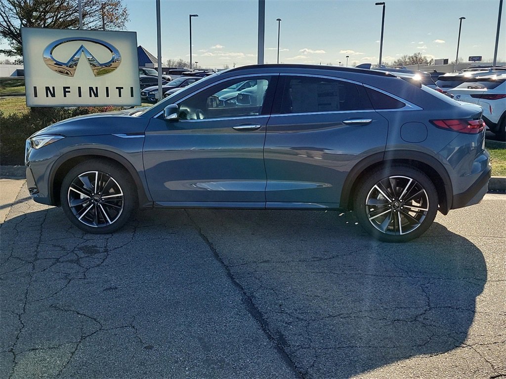 Certified 2025 INFINITI QX55 Essential image 2