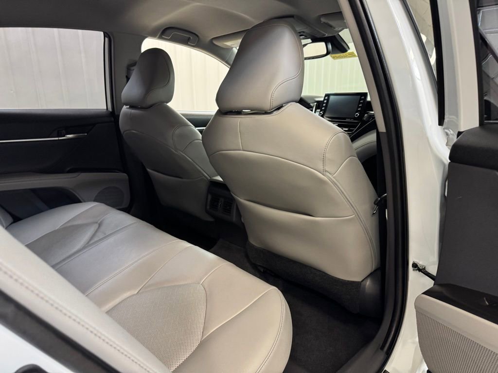 Used 2021 Toyota Camry XLE FWD image 22