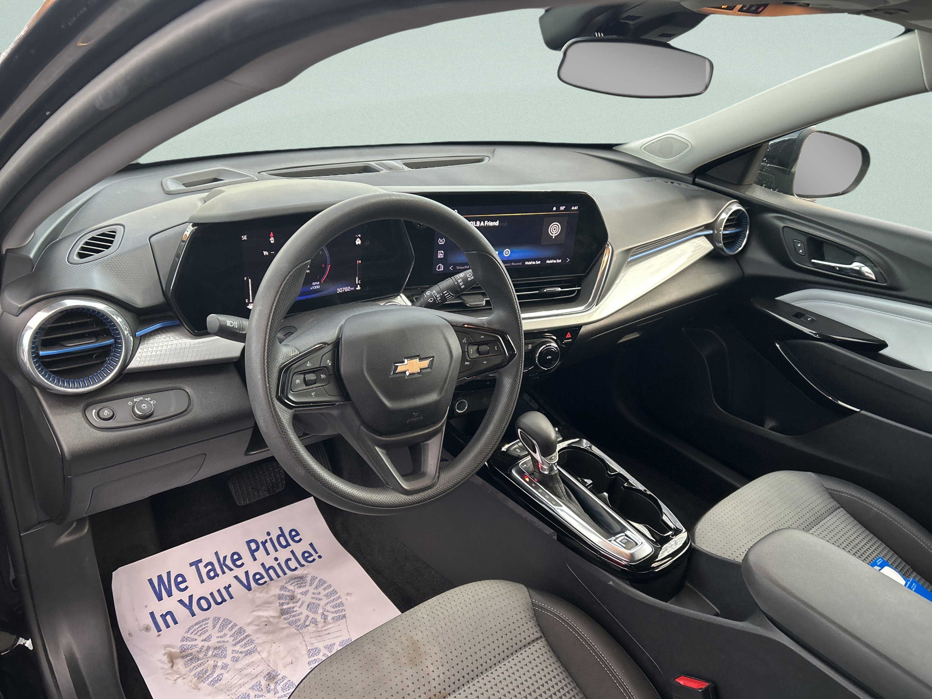 Used 2024 Chevrolet Trax LT image 12