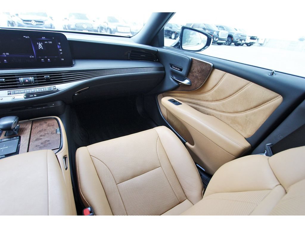 Used 2022 Lexus LS 500 RWD image 10