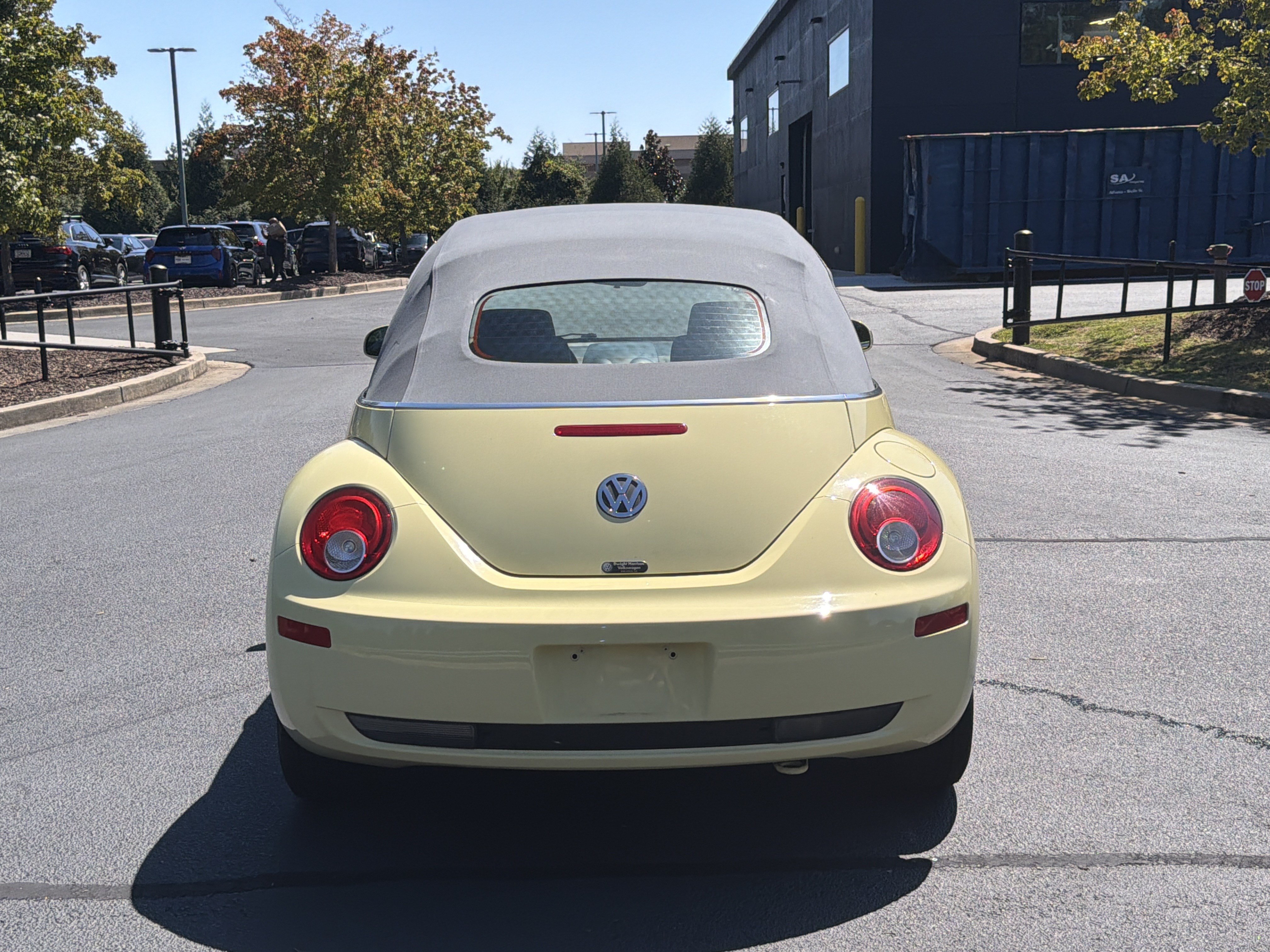 Used 2006 Volkswagen Beetle Convertible w/ Package 1 FWD image 13