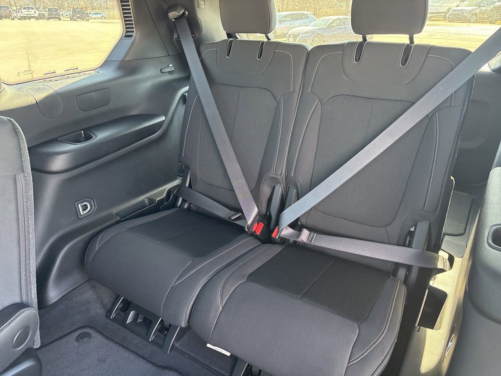 New 2026 Jeep Grand Cherokee L Laredo w/ MOPAR Finishing Package image 27