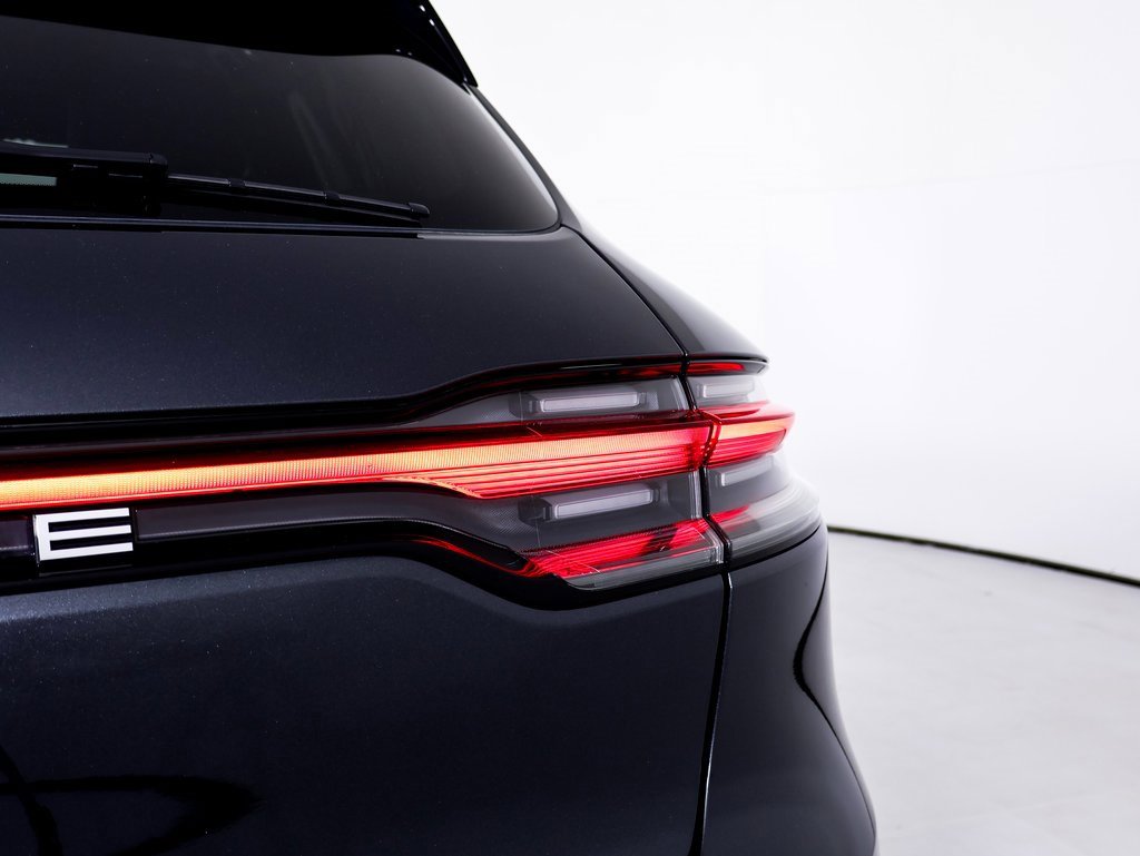 New 2025 Porsche Macan S image 12