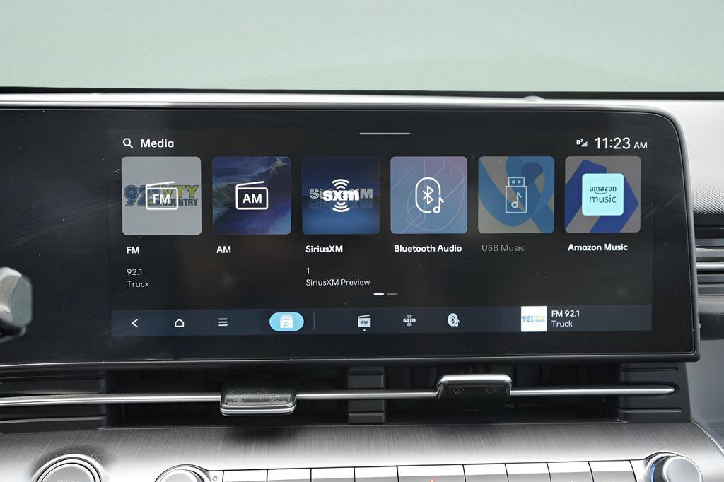 Certified 2024 Hyundai Kona Limited FWD image 34