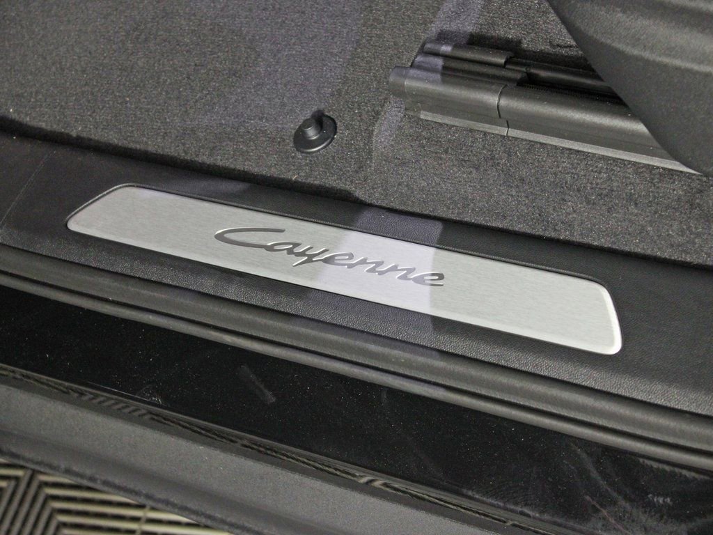 Certified 2025 Porsche Cayenne Coupe image 17