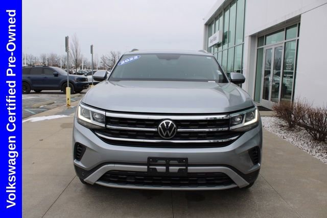 Used 2022 Volkswagen Atlas Cross Sport SE w/ Panoramic Sunroof Package image 2