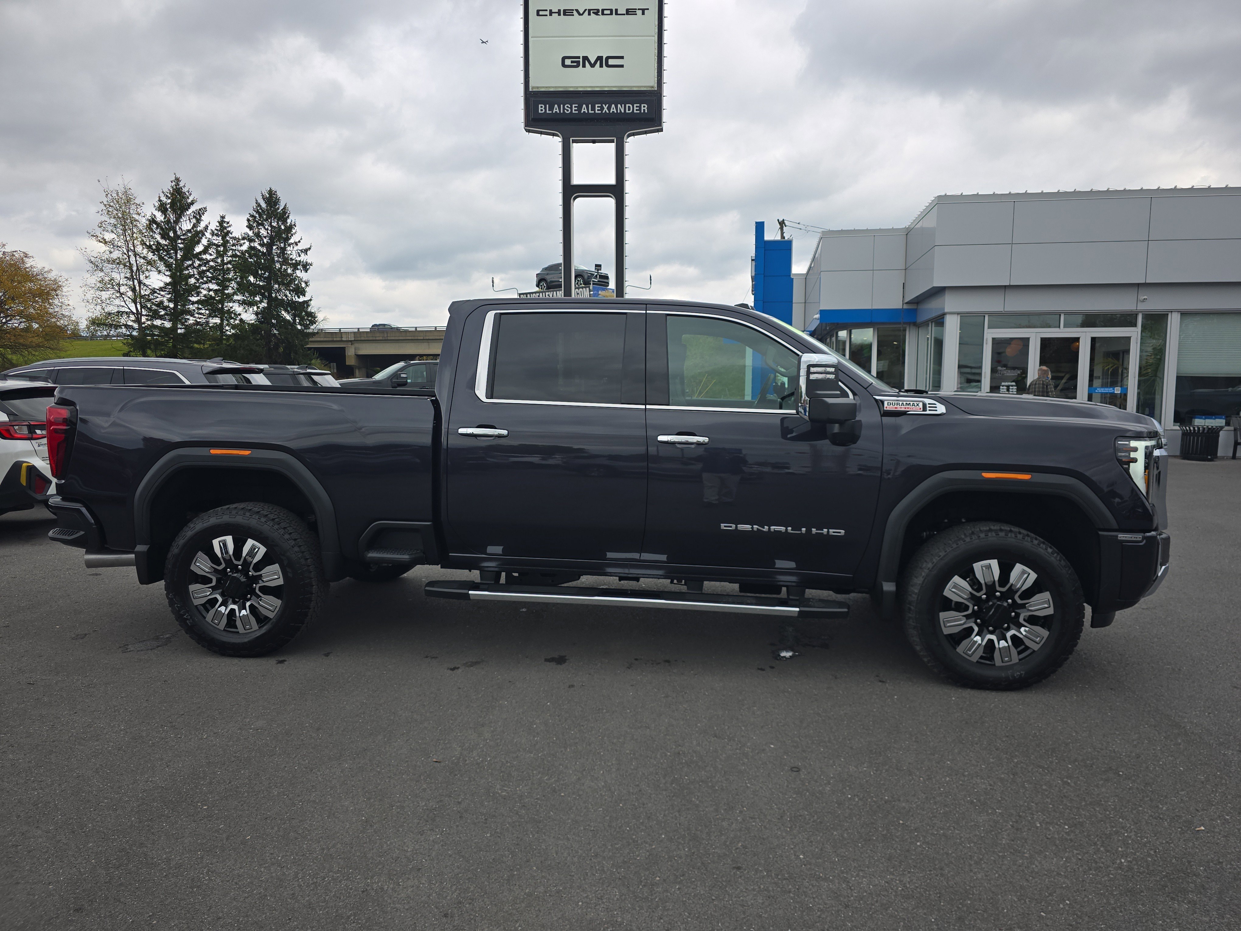 New 2026 GMC Sierra 2500 Denali w/ Denali Reserve Package video 2