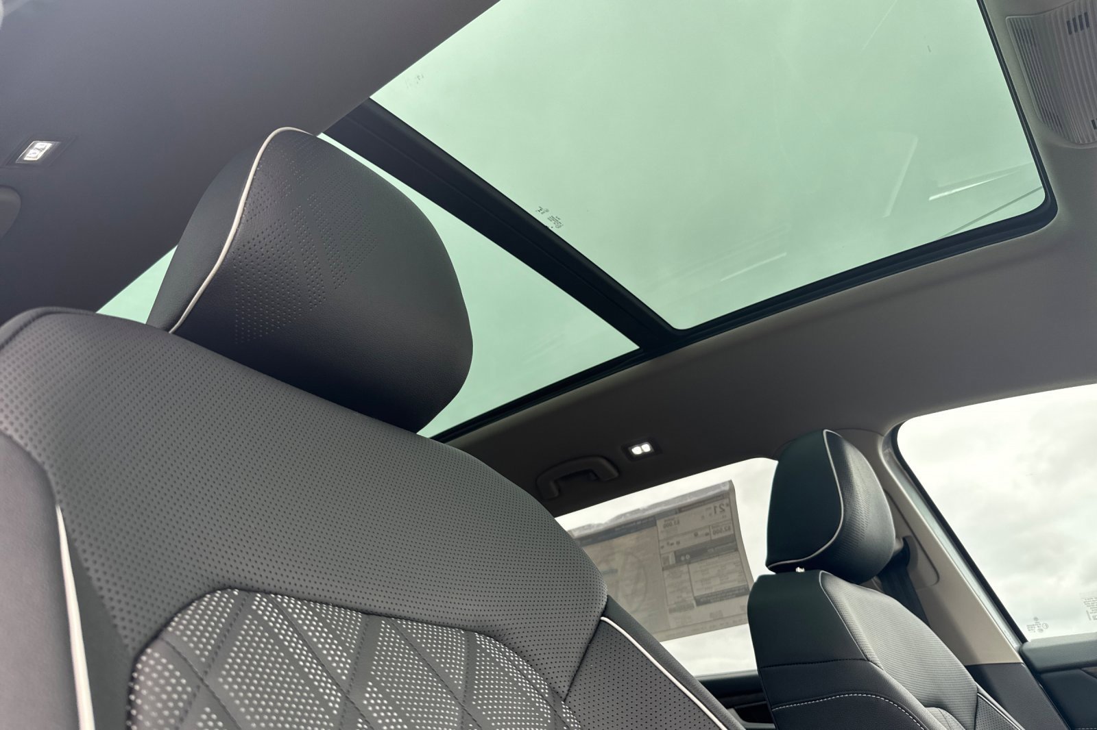 New 2025 Volkswagen Atlas SEL Premium R-Line image 16