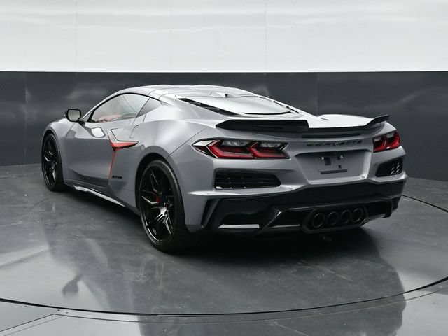 Used 2025 Chevrolet Corvette Z06 w/ Stealth Interior Trim Package RWD image 8
