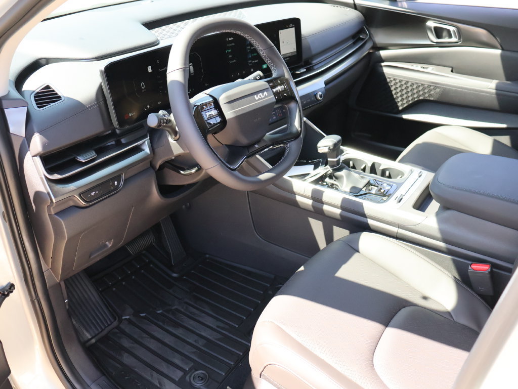 New 2027 Kia Carnival SX w/ Dark Edition Package FWD image 23